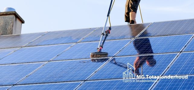 Zonnepanelen reinigen mobiel